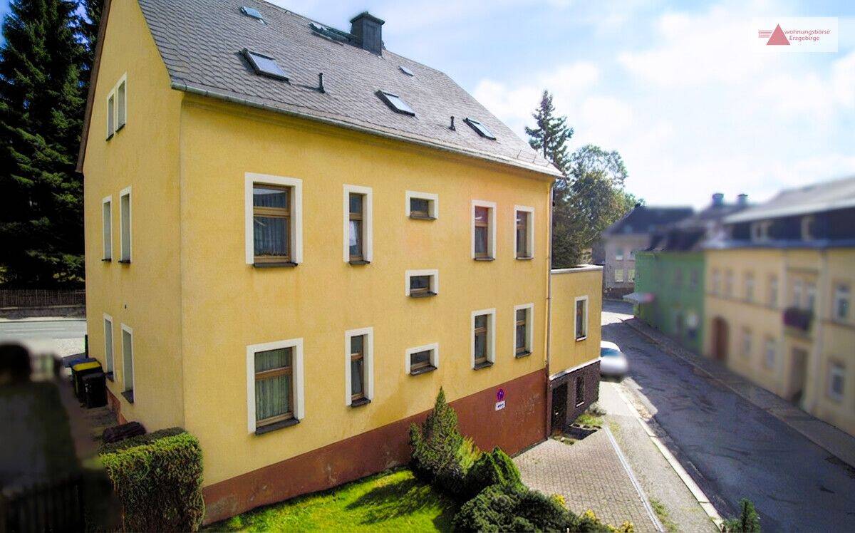 Wohn- und Geschäftshaus in Geyer: 282 m² vermietbare Fläche, 4 freie Wohnungen, Gewerbe vermietet, 9468 Geyer