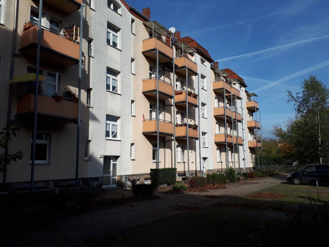 W2050 – 2RW mit Balkon und Stellplatzmöglichkeit, 1587 Riesa
