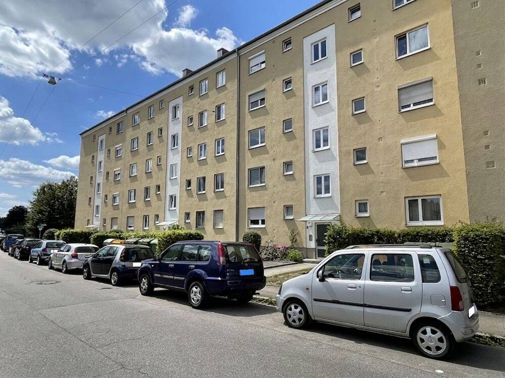 Was für Handwerker! Kompakte Wohnung mit Wohnküche und Balkon in Augsburg-Hochzoll, 86163 Augsburg (Hochzoll)