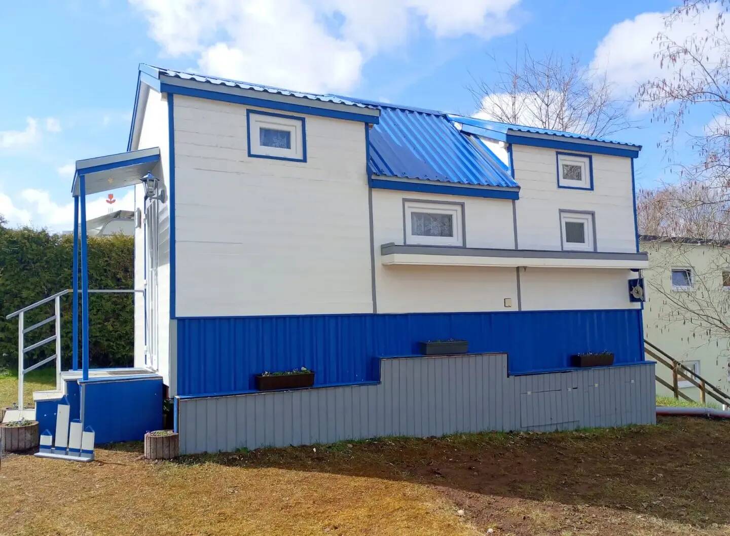 Kleines Haus in der Eifel direkt am See – Tiny House auf Rädern, 54611 Hallschlag