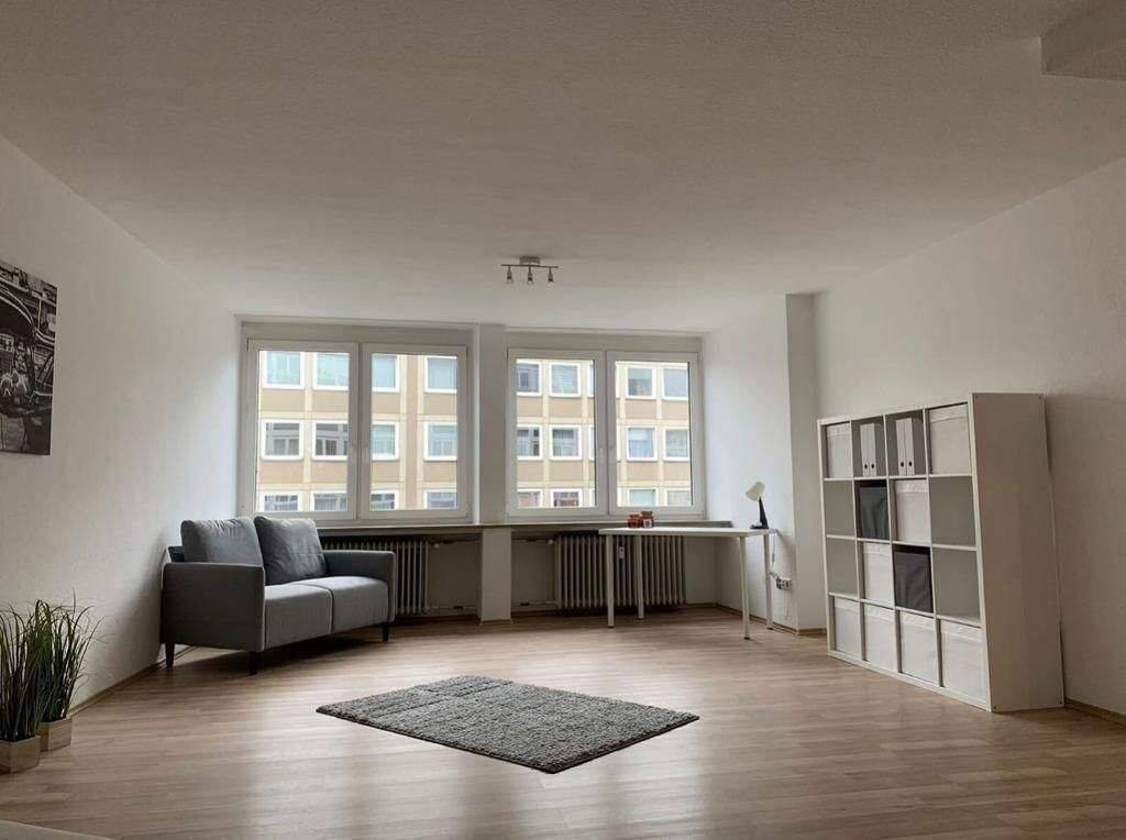 +++WG-ZIMMER IN ZENTRALER LAGE – EINZIEHEN & WOHLFÜHLEN!+++, 90478 Nürnberg (Dutzendteich Gleißhammer Glockenhof Sankt Peter Zerzabelshof)