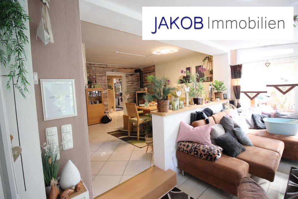 Modernisierte Wohnung mit Wintergarten und Terrasse in Bad Berneck, 95460 Bad Berneck i. Fichtelgebirge