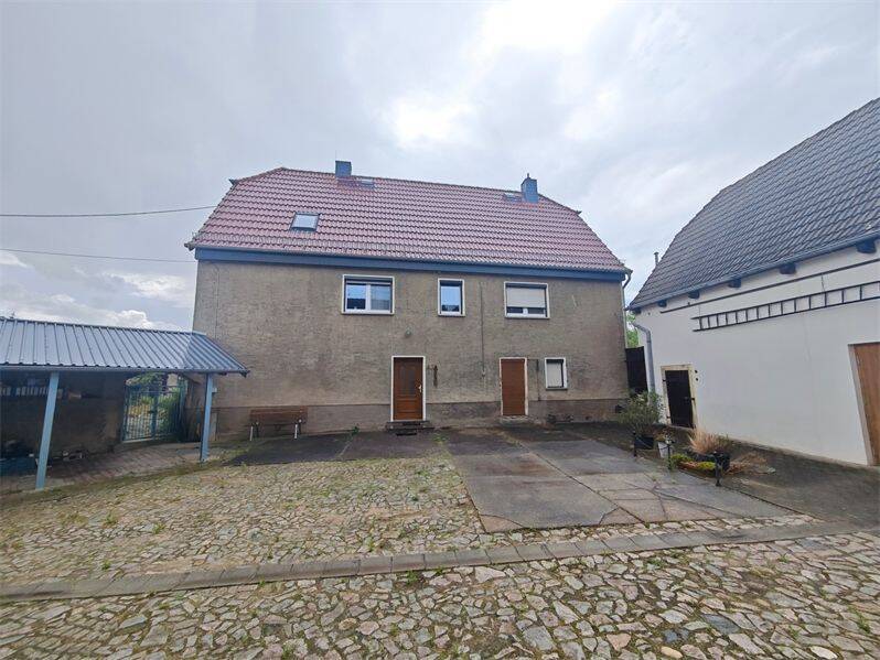 Platz für die ganze Familie- Dreiseithof in ruhiger Lage, 1665 Diera-Zehren