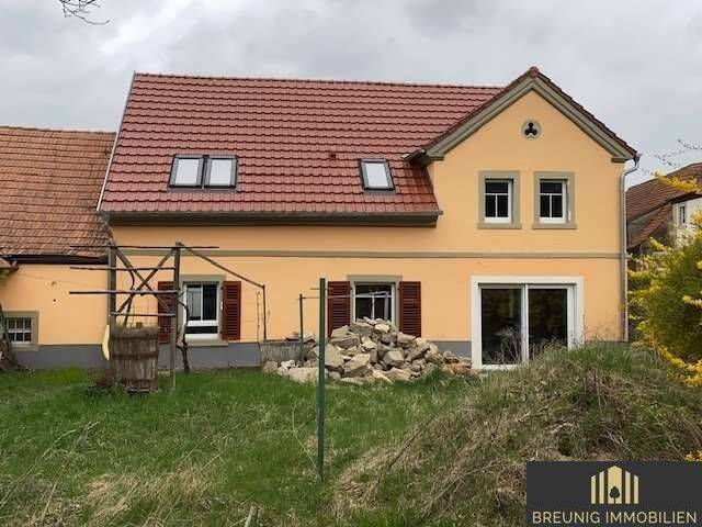 Wohnhaus mit großem Garten, Nebengebäude und Scheune in Kitzingen, 97318 Kitzingen