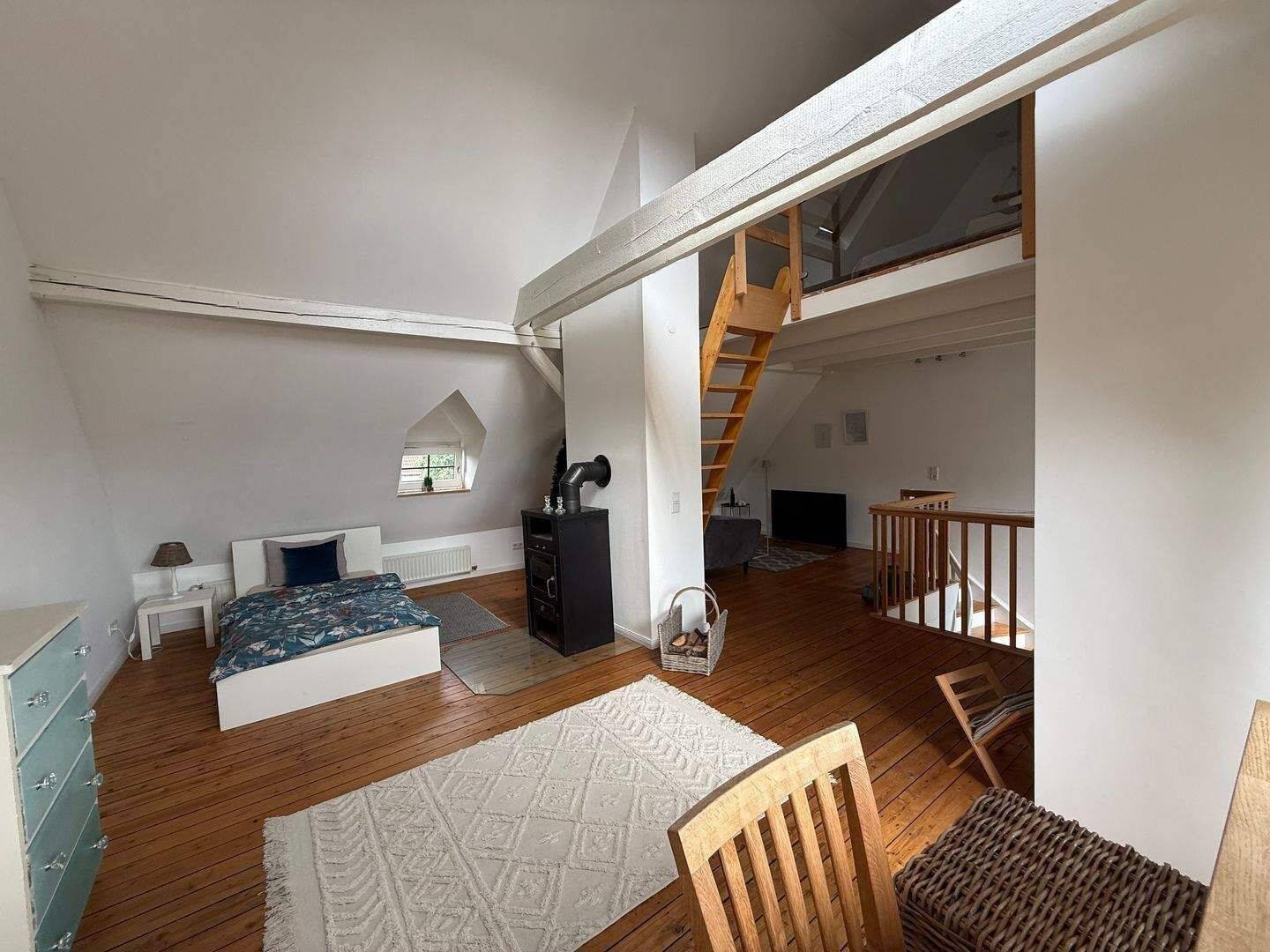 Ideal für Monteure –  Komplett MÖBLIERT – 3 sep Schlafzimmer !, 28197 Bremen
