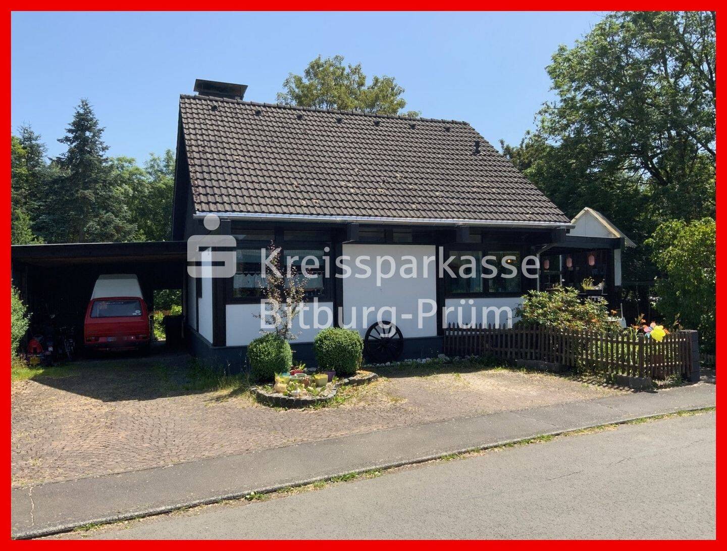Gemütliches Einfamilienhaus mit Carport und schönem Garten, 54608 Bleialf