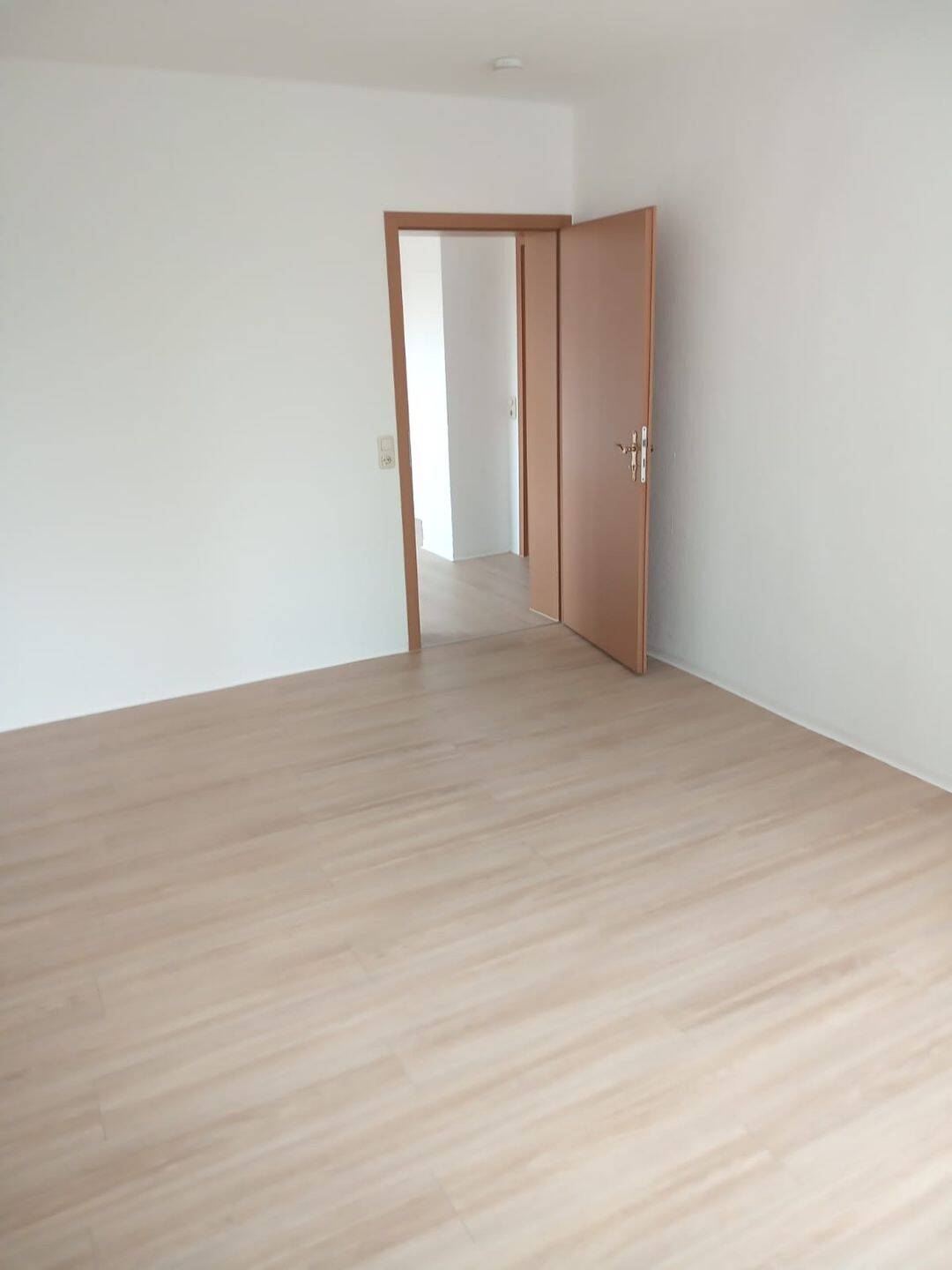 Sehr schöne 3-Raum-Wohnung in Gera – Debschwitz-West mit Balkon, 7548 Gera
