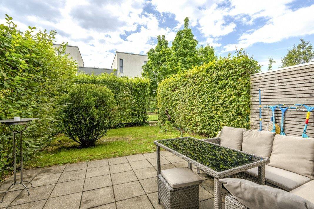 Sofort Beziehbar! Großzügiges Reihenmittelhaus mit Garten und Dachterrasse incl. TG-Einzelstellplatz, 81829 München (Berg am Laim Trudering-Riem)