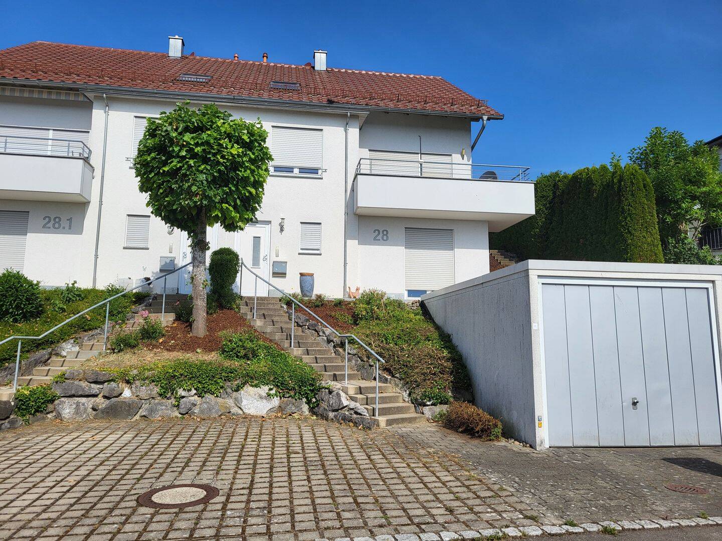Großzügige Doppelhaushälfte mit Doppelgarage und traumhafter Aussicht, 88276 Berg