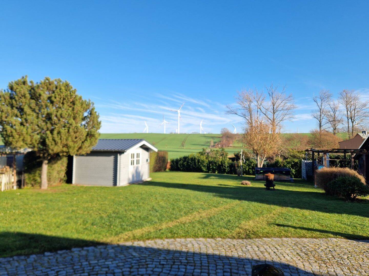 HIER KÖNNEN IHRE KINDER IM EIGENEN POOL TOBEN! GERÄUMIGES FAMILIENZUHAUSE MIT GROSSEM GARTEN WARTET AUF SIE!, 4617 Rositz