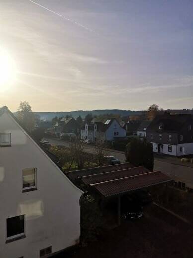 Sanierte, helle 3-Zimmer-Wohnung mit vielen Abstellmöglichkeiten & Einbauküche in Kreuztal-Littfeld, 57223 Kreuztal