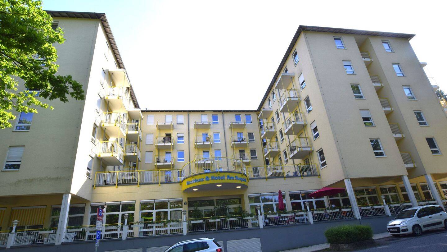 2-Zimmer-Wohnung mit EBK, Balkon und TG-Stellplatz in der Residenz und Hotel „Am Kurpark“, 65388 Schlangenbad