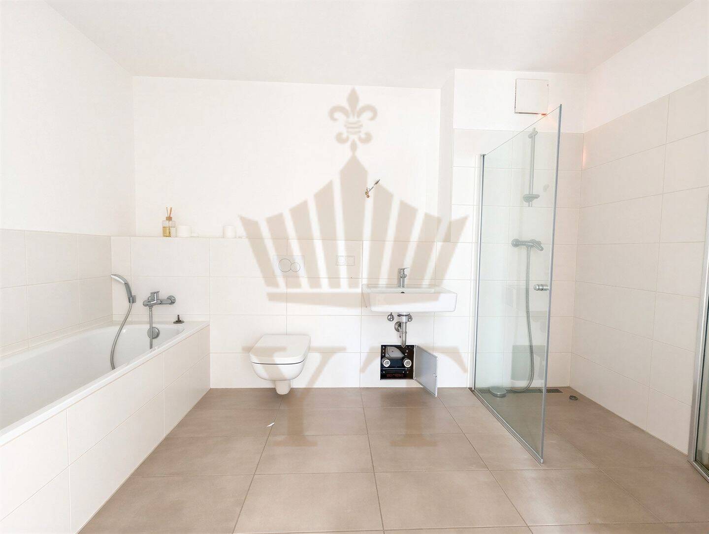 Großzügige 2,5 Zimmer-Wohnung | Ankleidezimmer | mit Süd-Loggia | in Bernau-Friedenstal, 16321 Bernau bei Berlin