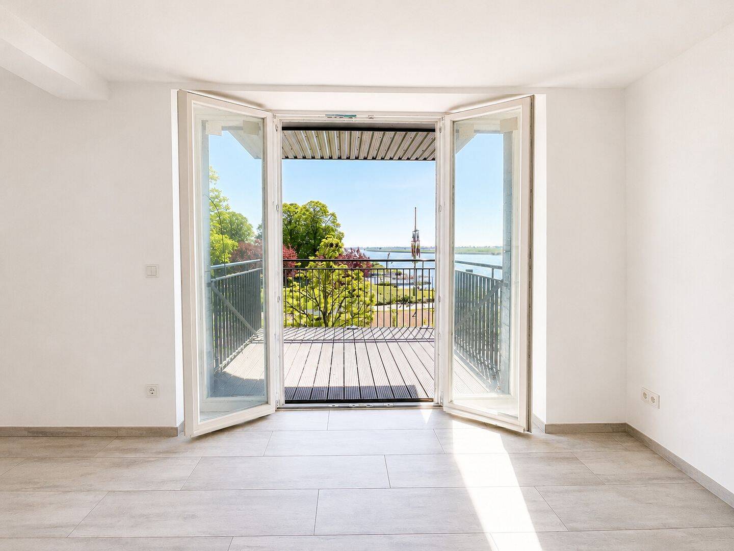 Zur Miete: Exklusive Rheinblick-Wohnung im Alten Hafenzollamt mit Concierge-Service, 46446 Emmerich am Rhein
