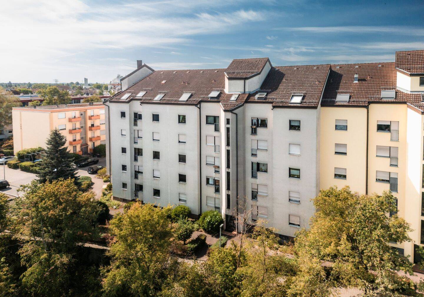 4-Zimmerwohnung mit 2 Loggien und Tiefgaragenstellplatz, 68219 Mannheim (Rheinau)