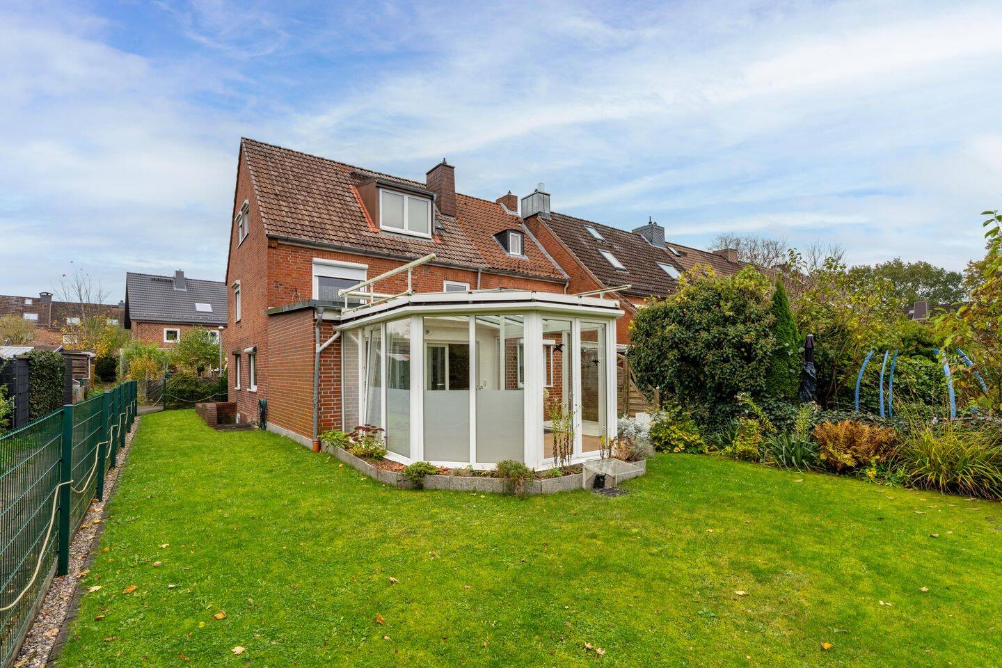Rhein-Endhaus mit Charme & Potenzial – Marienbader Straße, 24146 Kiel (Elmschenhagen-Süd)