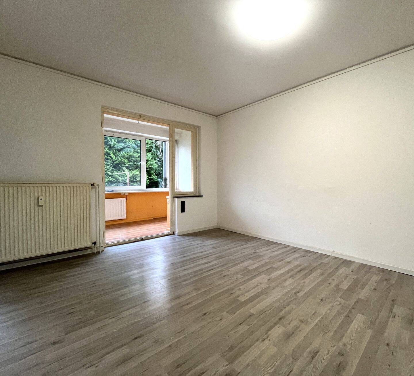 Helle 2-Zimmer-Wohnung mit Wintergarten in Essen – komplett renoviert – Jobcenter ab 3 Personen, 45139 Essen (Frillendorf Huttrop Ostviertel Südostviertel)