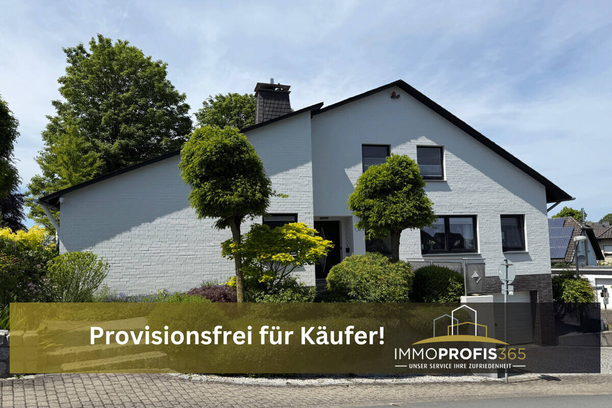 Großzügiges Einfamilienhaus mit Indoor-Pool, Sauna und Weitblick in Warstein, 59581 Warstein