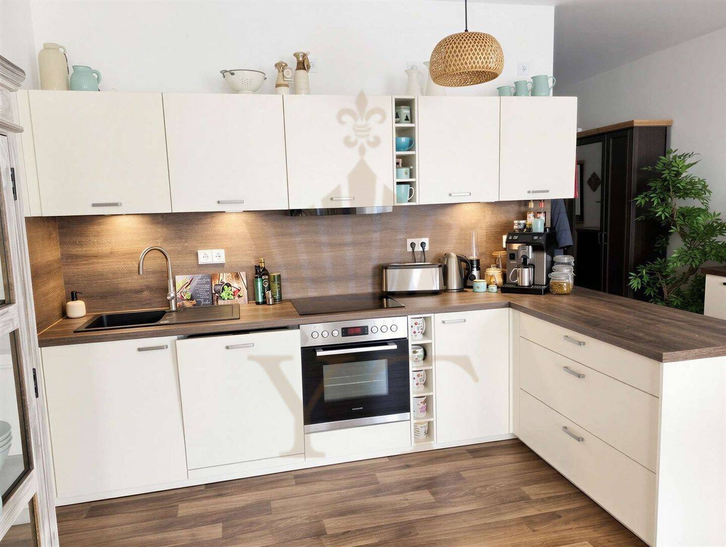 Großzügige 3 Zimmer Wohnung | Ankleidezimmer | Gäste-WC | mit Süd-Loggia | in Bernau-Friedenstal, 16321 Bernau bei Berlin