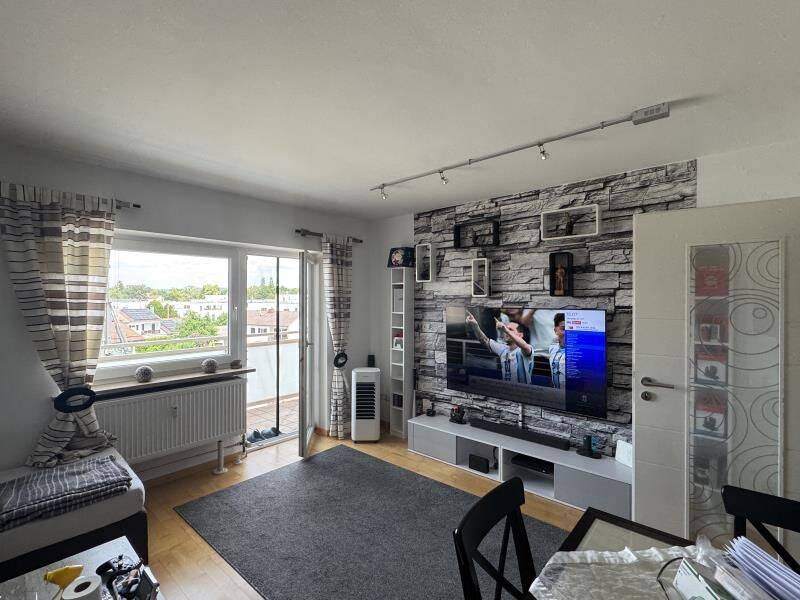 Modernisierte 2-Zimmer-Wohnung mit Balkon und Stellplatz im Weilheimer Westen, 82362 Weilheim i. OB