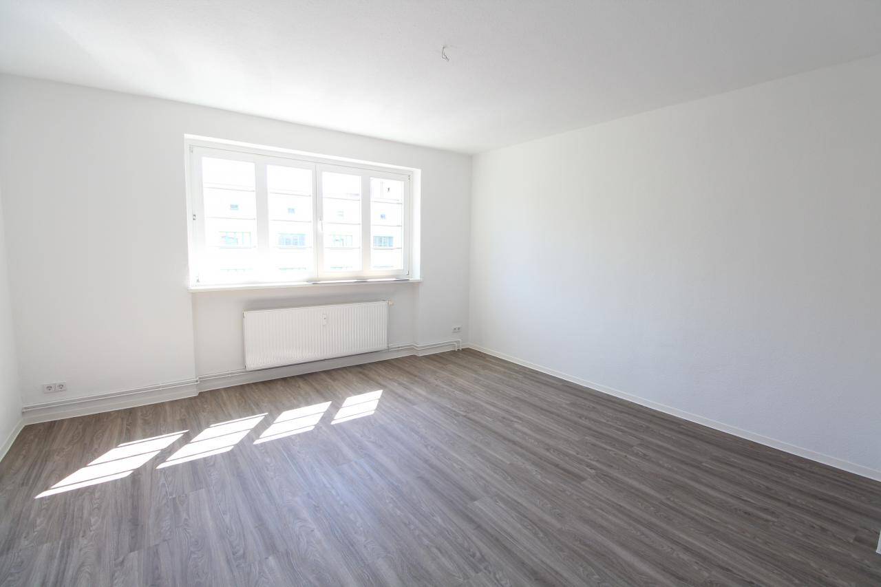 Erstmieter dieser sanierten Wohnung in Stadtfeld werden!