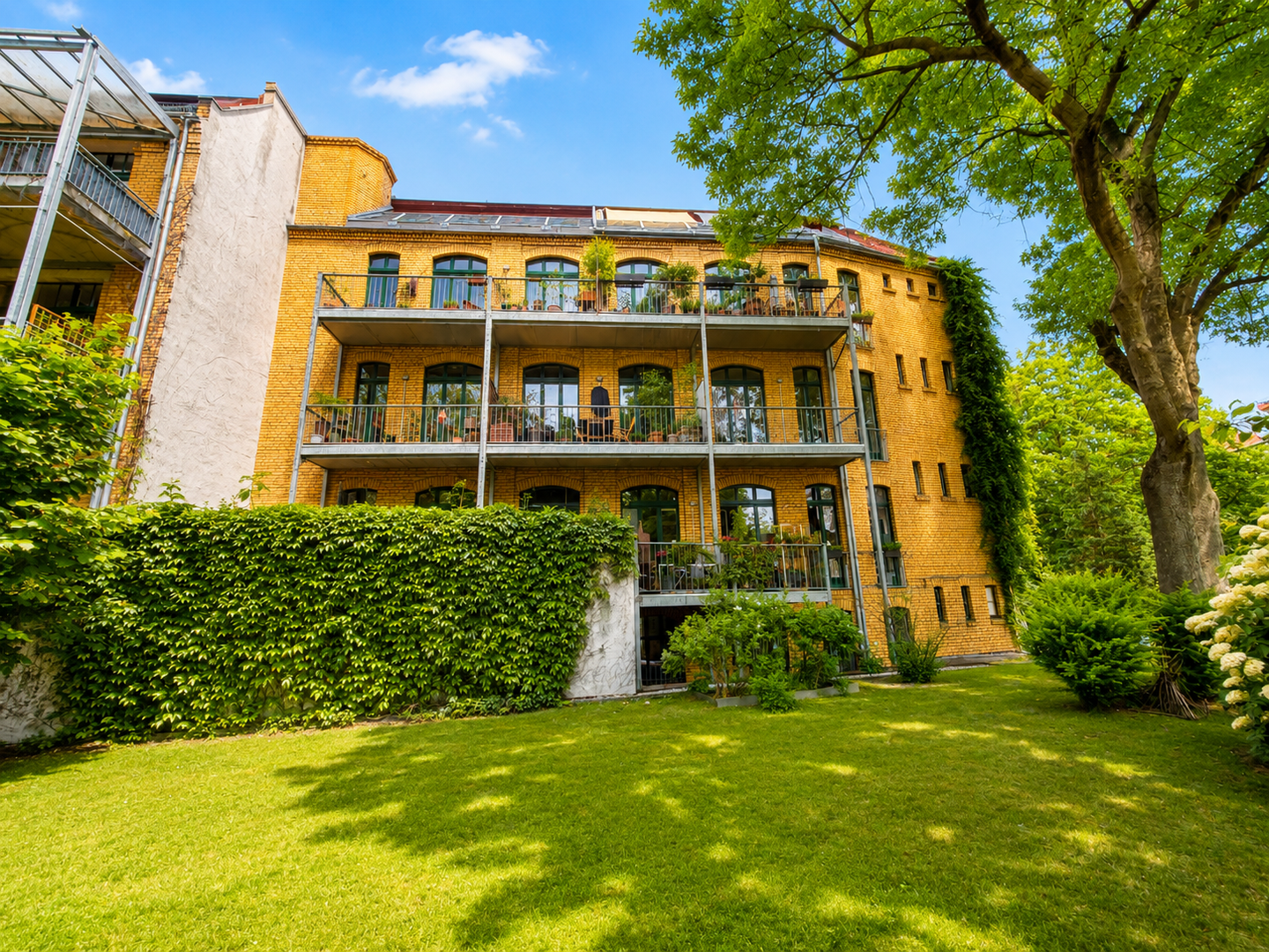 Loftwohnung mit 2 Balkonen, Stellplatz und grüner Aussicht, 4299 Leipzig (Probstheida Stötteritz)