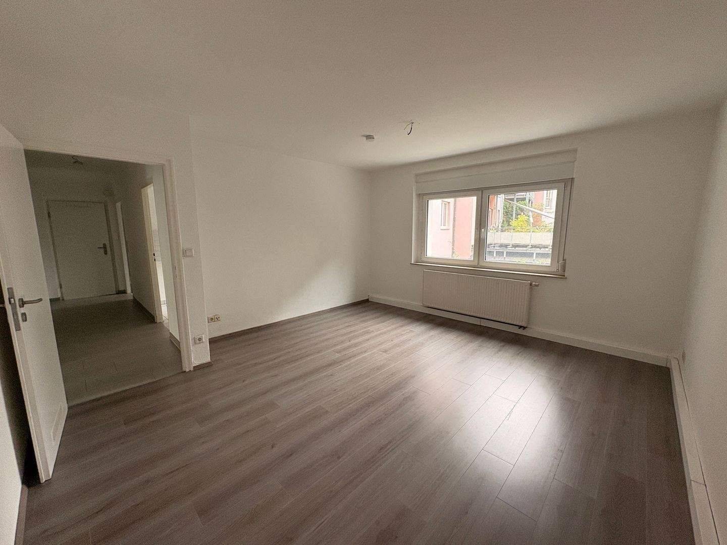 Großzügig geschnittene, helle 2-Zimmer-Wohnung mit Wintergartenbalkon – Stadtteil Rennweg, 90489 Nürnberg (Gärten bei Wöhrd Rennweg Veilhof Wöhrd)