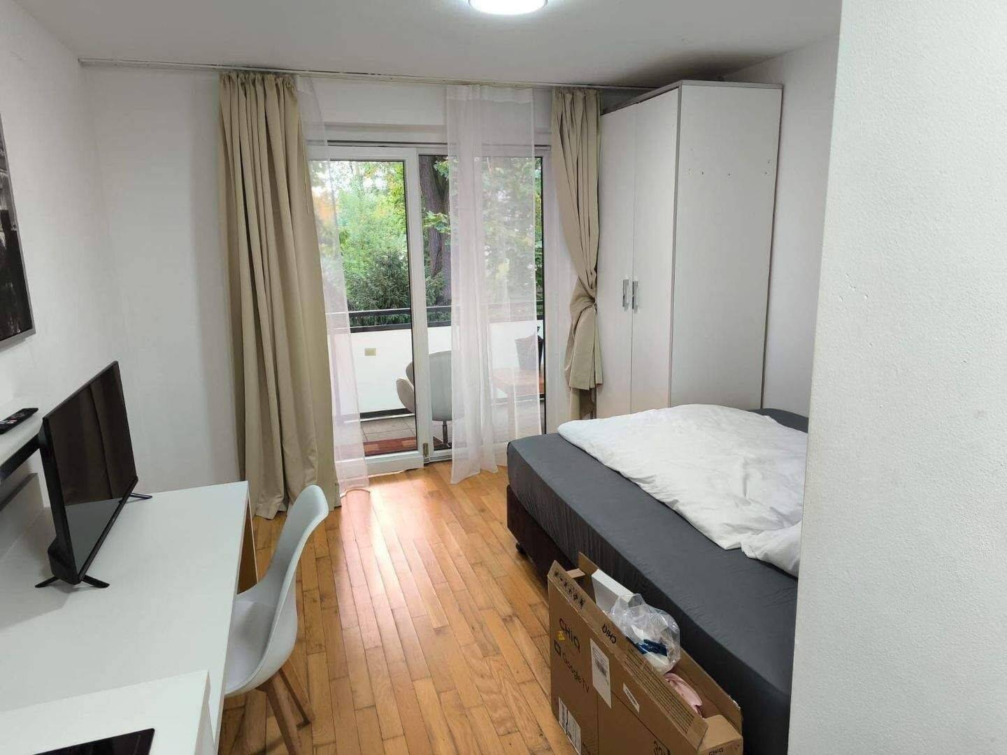 Service Apartment Frankfurt Fair, 1200 all inclusive, 60489 Frankfurt am Main (Rödelheim)