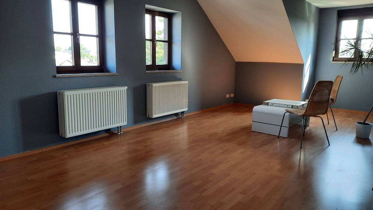 Helle 2,5-Zimmer-Dachgeschosswohnung in Breitengüßbach, 96149 Breitengüßbach
