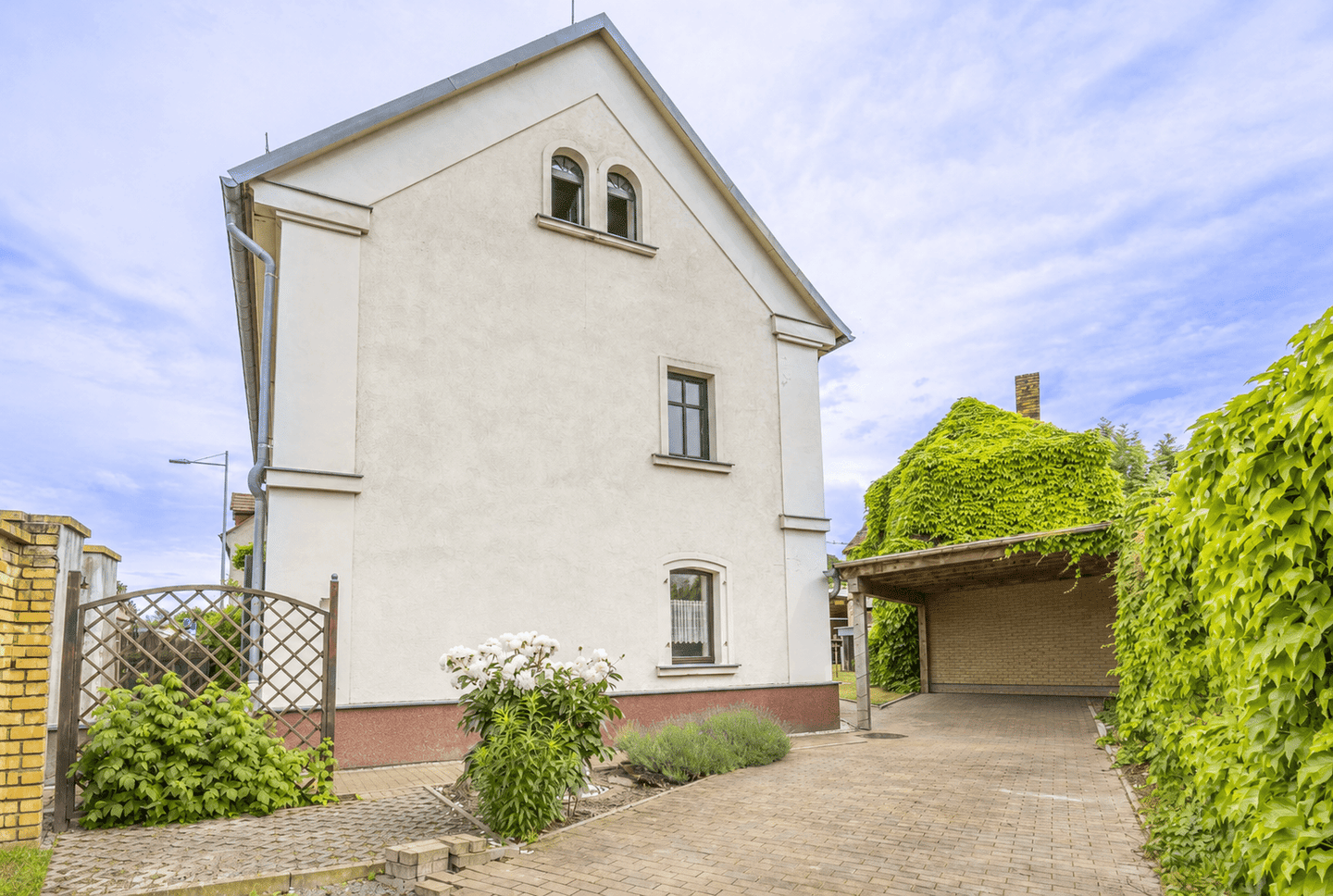Viel Raum für Familie, Ideen und Zukunft: Anwesen mit Garten und großzügigem Nebengelass, 4288 Leipzig (Holzhausen Liebertwolkwitz)