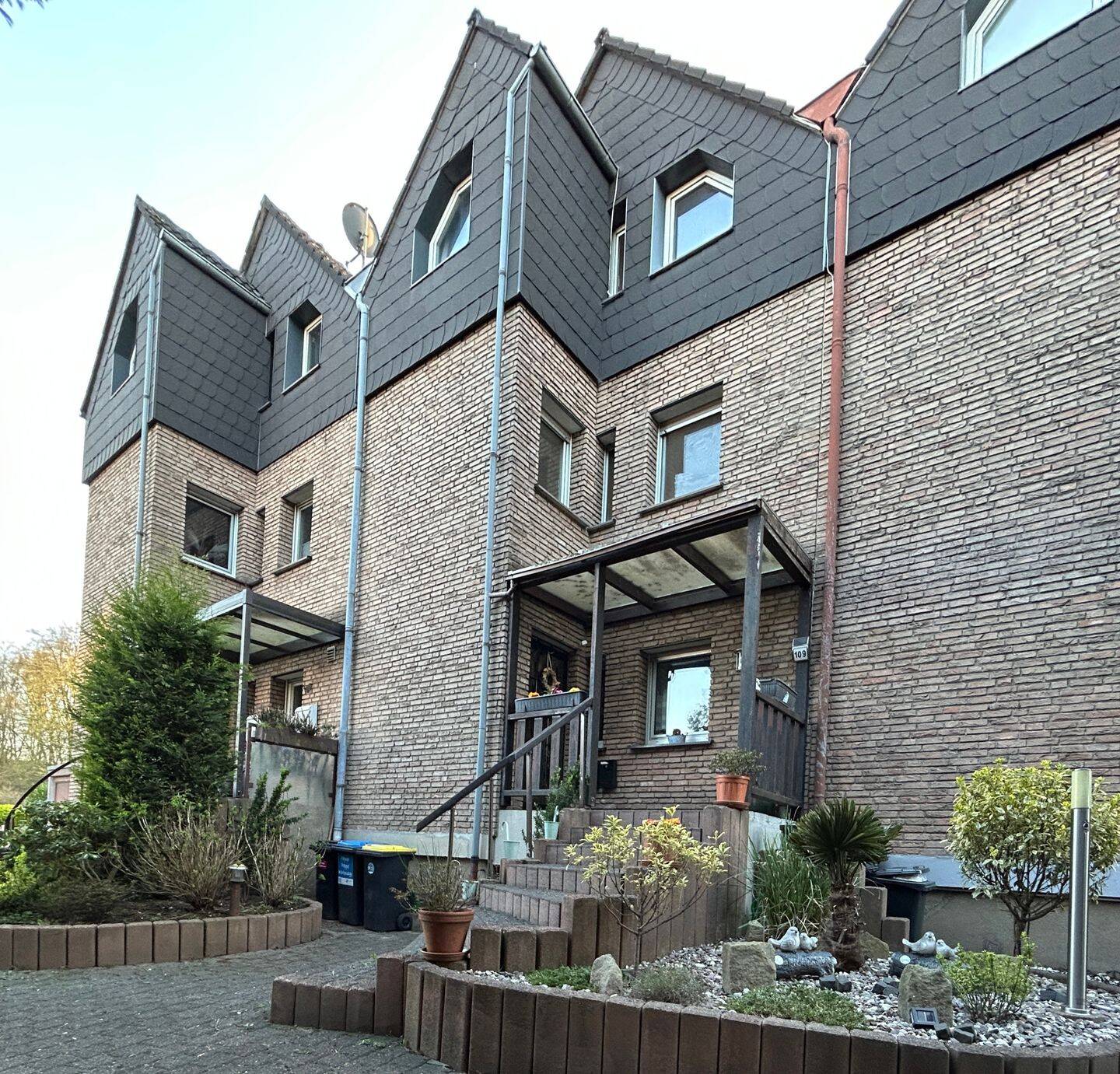 Reihenmittelhaus in Baukau | Einliegerwohnung 44m² mit EBK | Garten | 2 Balkone | 2 Garagen, 44629 Herne (Baukau-Ost Herne-Mitte Horsthausen)