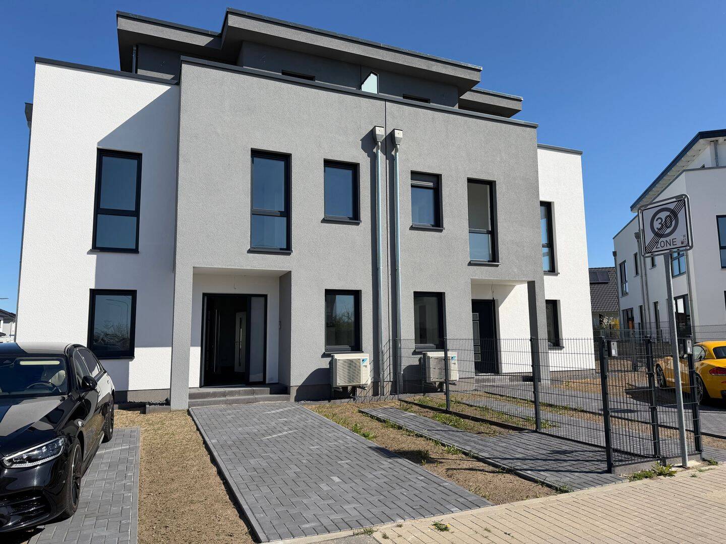 * NEUBAU * Doppelhaushälften in schöner Lage im südlichen Berliner Speckgürtel *, 14974 Ludwigsfelde