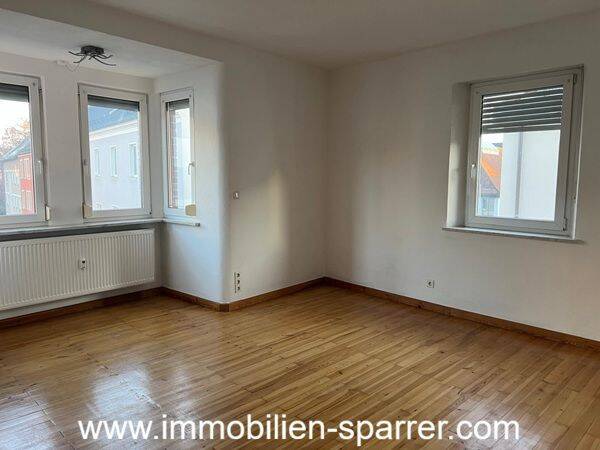Freundliche 3-Zimmer-Wohnung mit Balkon und Wohlfühlcharakter, 92637 Weiden i.d. OPf. (Weiden)
