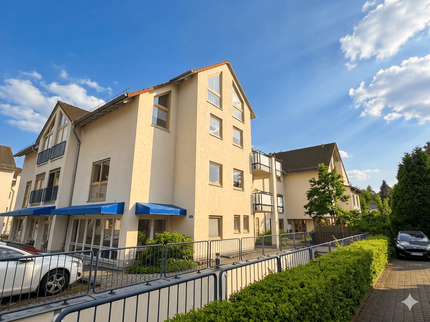 Vermietete 3-Zimmer-Maisonettewohnung! TG! Dachterrasse! 2 Bäder!, 1465 Dresden (Langebrück Schönborn)