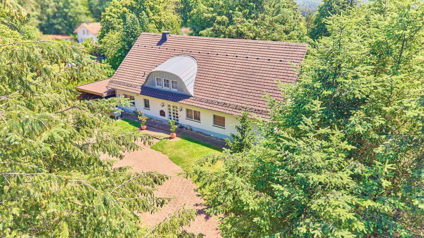 Repräsentative Landhaus-Villa mit absoluter Privatsphäre und modernem Energiekonzept, 67705 Trippstadt