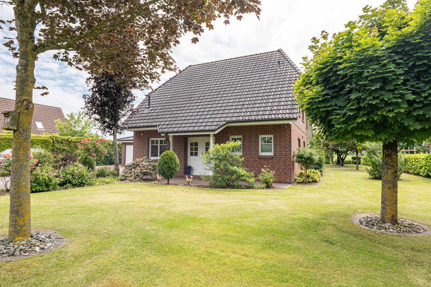Großzügiges Einfamilienhaus mit modernem Wohnkomfort, Südterrasse und liebevoll angelegtem Garten, 21710 Engelschoff