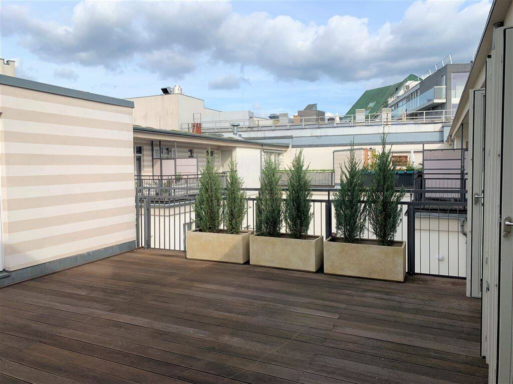 *Wunderschöne DG-Wohnung am Hackeschen Markt mit Himmelsblick*, 10178 Berlin (Mitte)