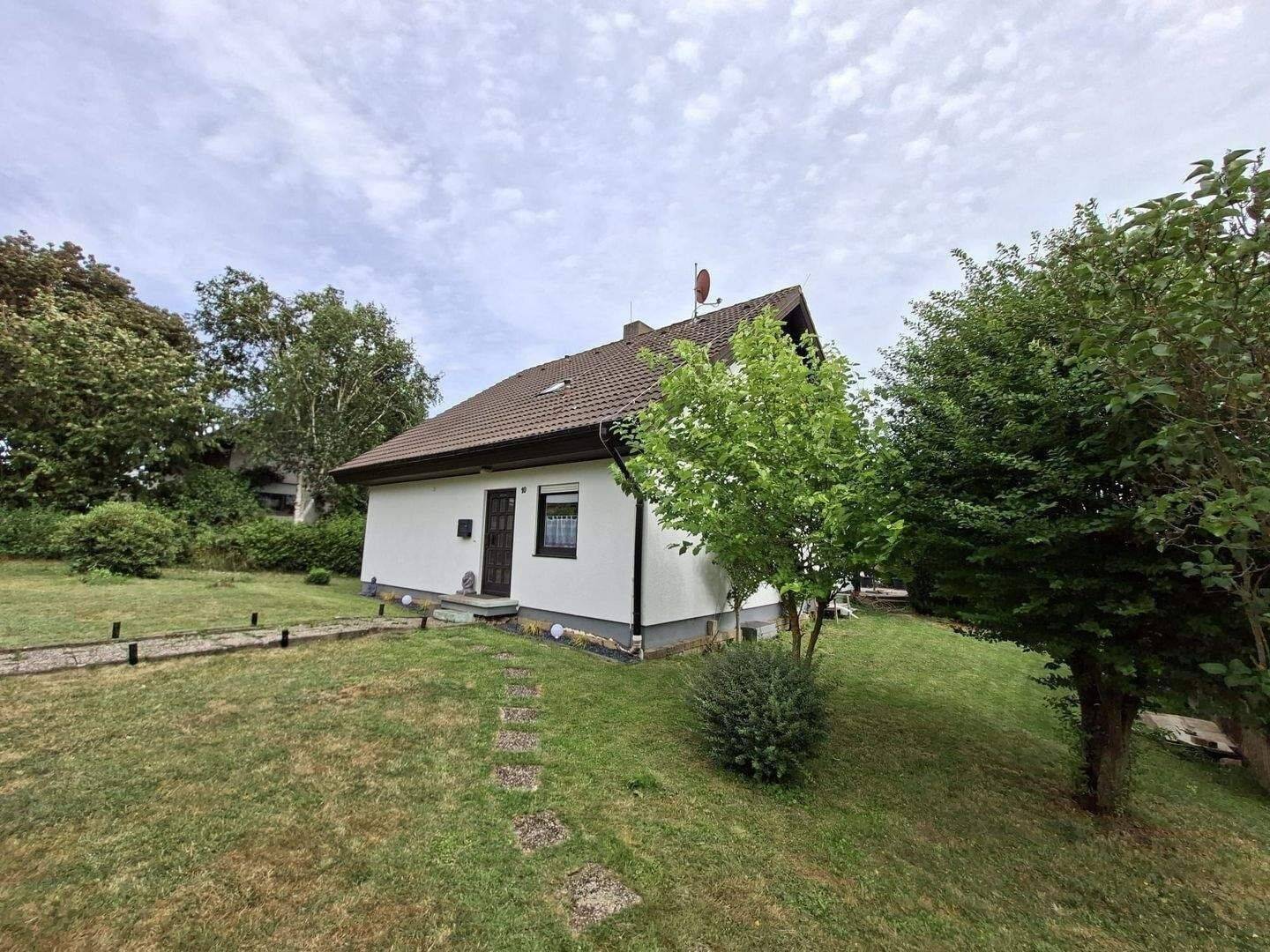Wohnen und Arbeiten unter einem Dach, Großes Wohnhaus in Lettenreuth, 96247 Michelau i. OFr.