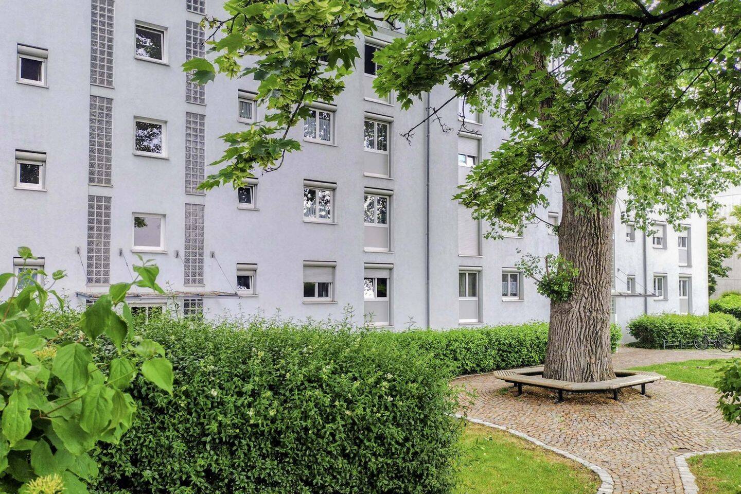 Lichtdurchflutet mit großer Sonnenterrasse in begehrter Lage, 86199 Augsburg (Bergheim Göggingen Haunstetten Inningen)