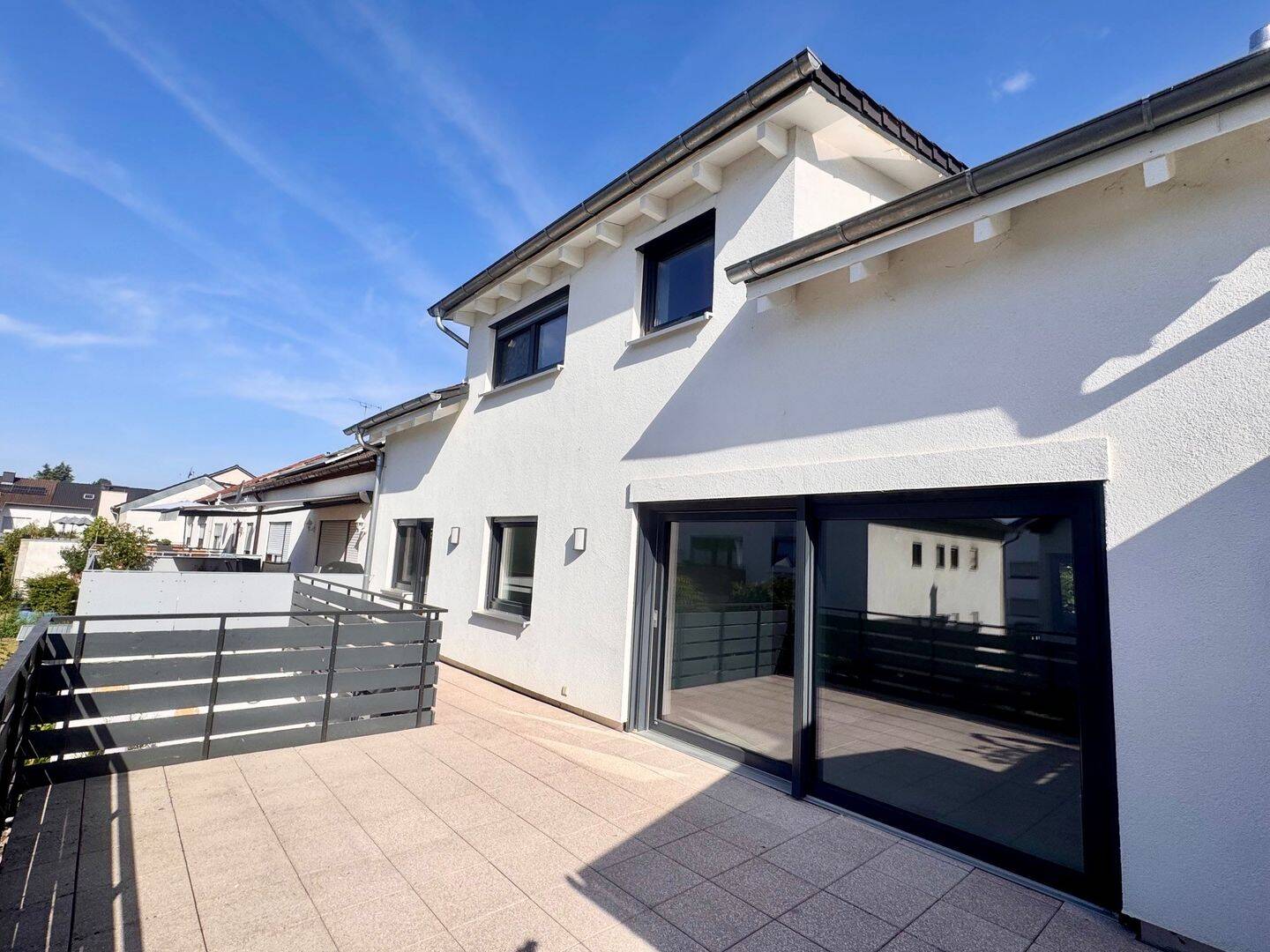 EXKLUSIVE, GROSSE WOHNUNG MIT 31 M² BALKON!, 69198 Schriesheim