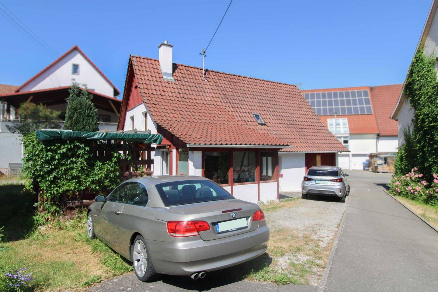 Gemütliches Zuhause mit Terrasse und Garten sowie 3 Außenstellplätzen, 72336 Balingen