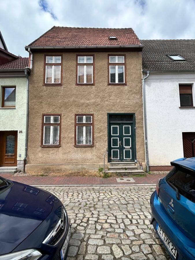Reihenmittelhaus mit historischem Charakter in Teterow – Sanierungsobjekt mit Potenzial, 17166 Teterow