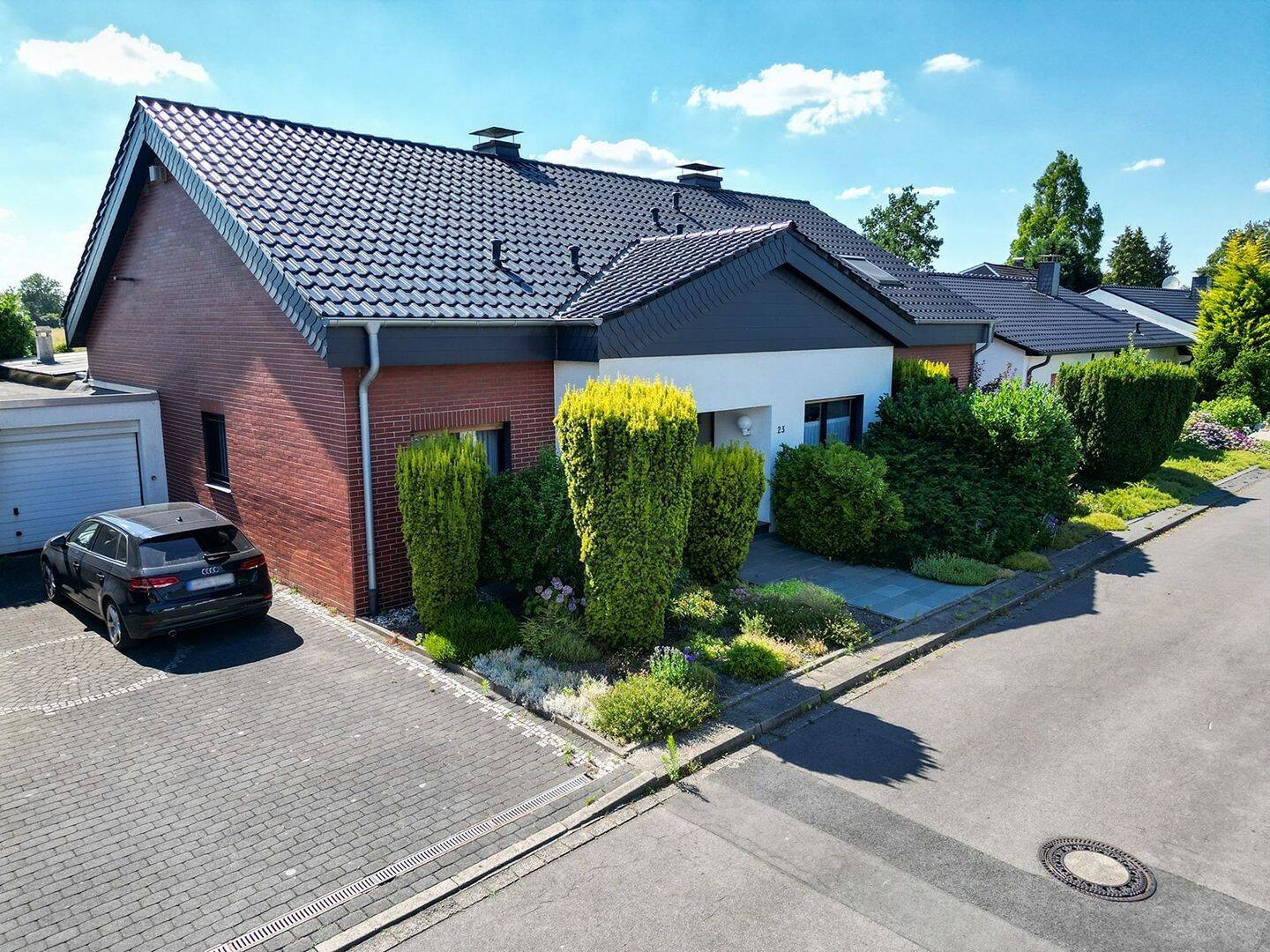 Exklusives Einfamilienhaus mit 279 m² Wohnfläche, Pool und unverbaubarem Weitblick, 59425 Unna