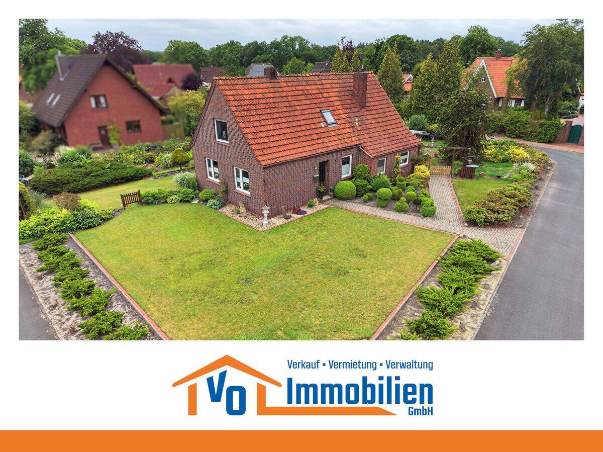 Einfamilienhaus mit Doppelgarage auf großzügigem Eckgrundstück in Friedeburg, 26446 Friedeburg