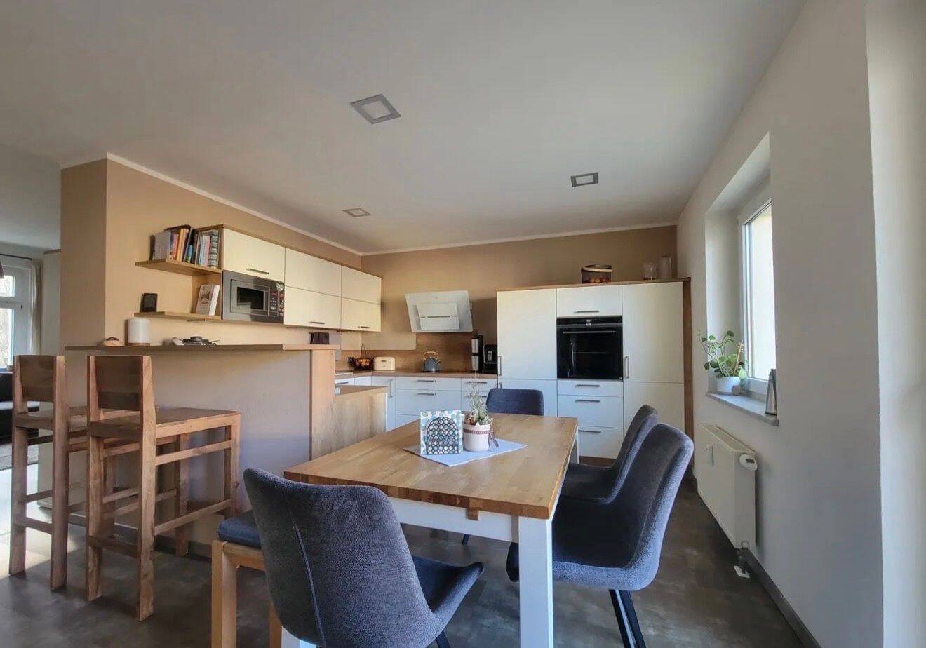 3 Raum Maisonette-Wohnung mit Einbauküche, 2 Balkonen und Stellplatz, 8056 Zwickau