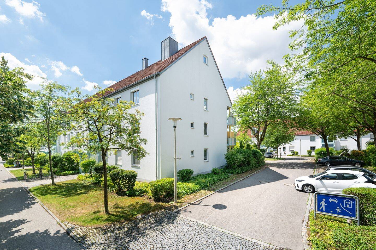 Sonnige 3-Zimmer-Wohnung mit großem Westbalkon in ruhiger Lage von Altenerding-Süd, 85435 Erding