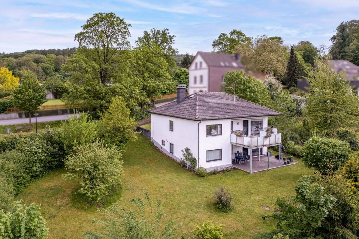 Traumlage trifft Wohnkomfort – Wohnhaus mit Einliegerwohnung und Ausbaupotenzial in Hagen-Holthausen, 58093 Hagen