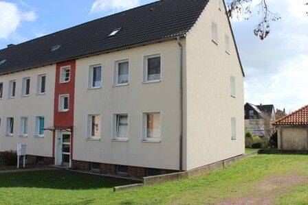 BARSINGHAUSEN AM DEISTER: Gemütliche 2-Zimmer-Dachgeschosswohnung – ca. 43 m² mit Tageslichtbad, 30890 Barsinghausen