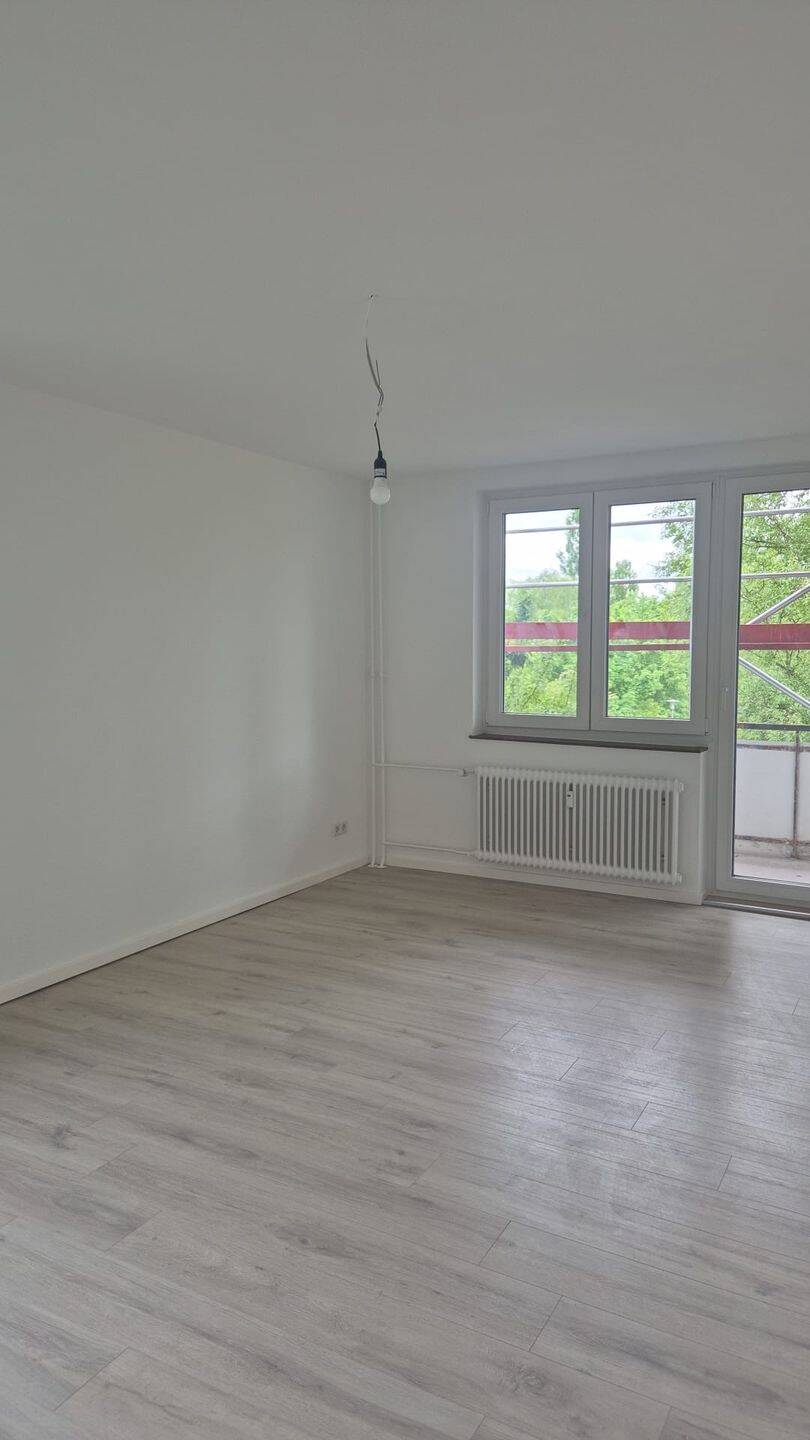 3 ZKB mit Balkon im 1.OG saniert, 37269 Eschwege
