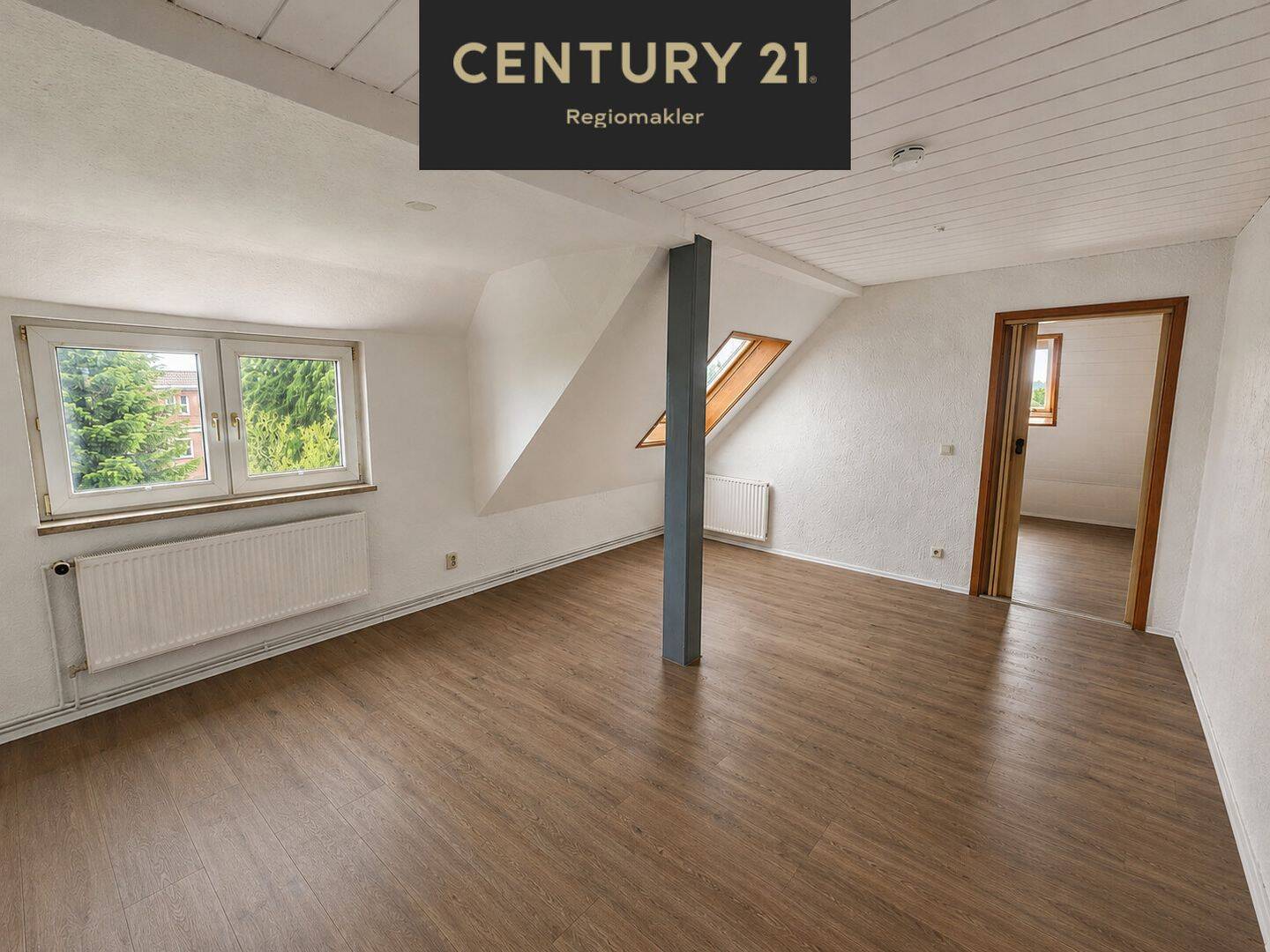 Wohnen in ruhiger Lage * 3 Zimmer Dachgeschosswohnung mit Stellplatzoption *, 38820 Halberstadt